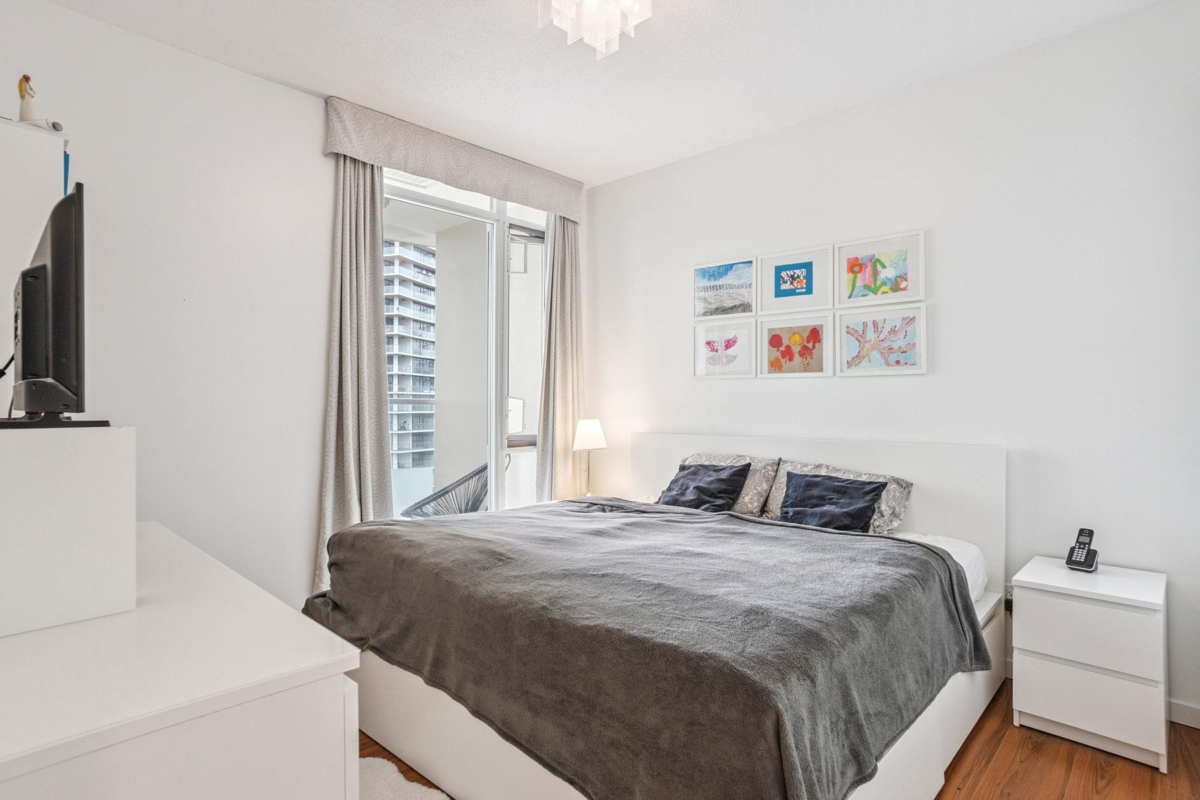 Primary Bathroom Photo of 3101 2133 Douglas Road, Burnaby, BC