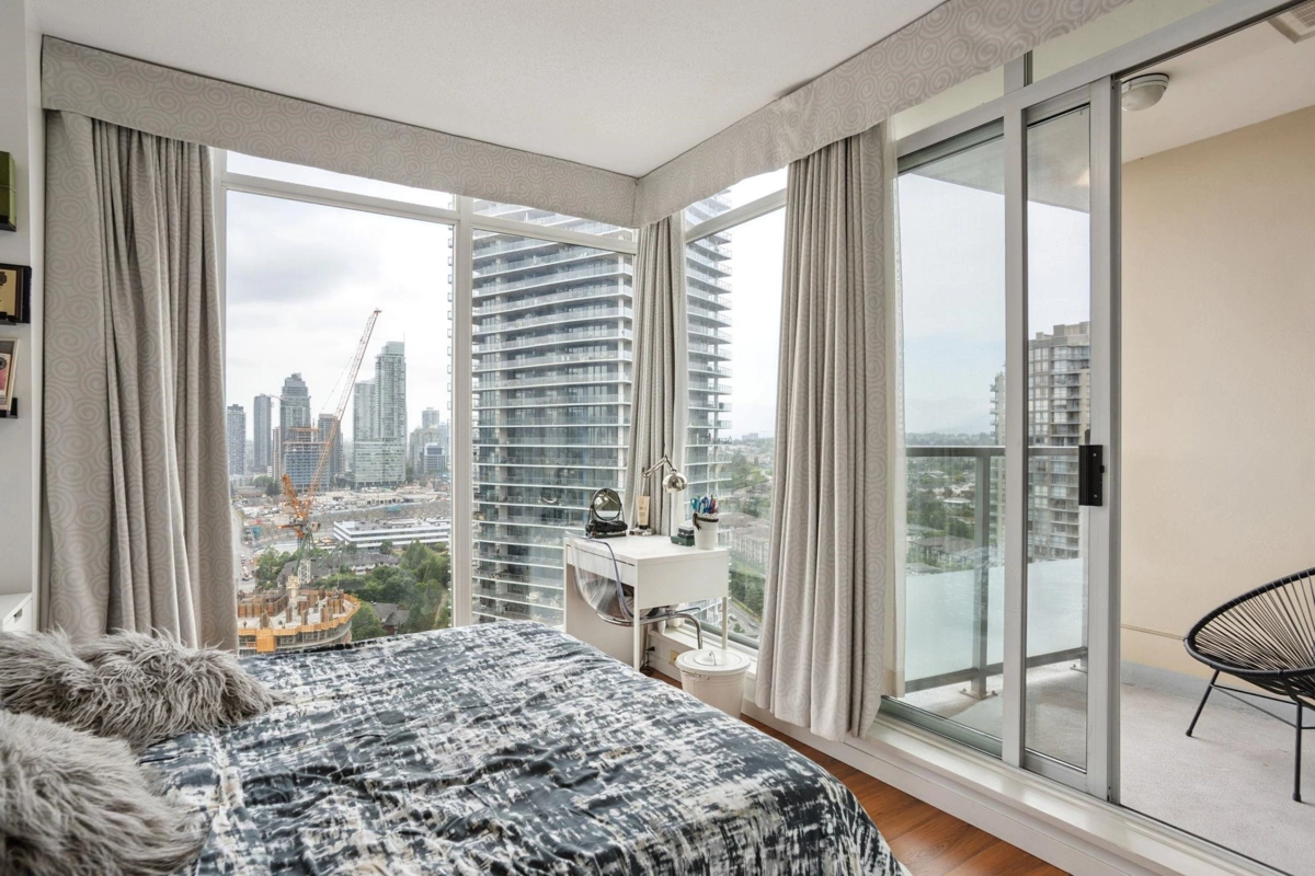 Walk-In Closet Photo of 3101 2133 Douglas Road, Burnaby, BC