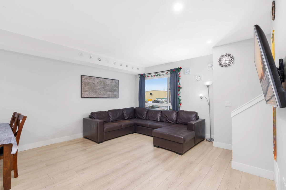 Exterior Rear Photo of 128 30530 Cardinal Avenue, Abbotsford, BC