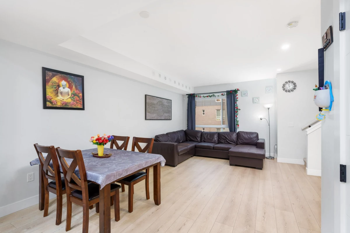 Pantry Photo of 128 30530 Cardinal Avenue, Abbotsford, BC