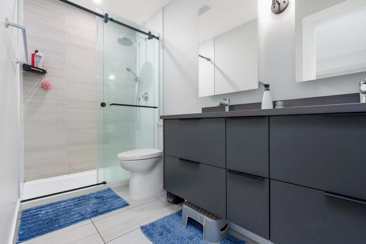 Powder Room Photo of 128 30530 Cardinal Avenue, Abbotsford, BC