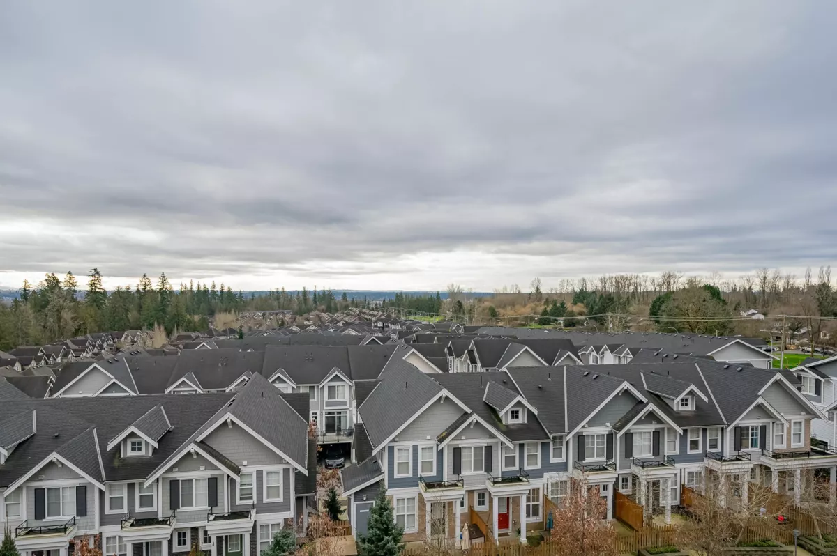 Basement Recreation Room Photo of 409 20826 72 Avenue, Langley, BC