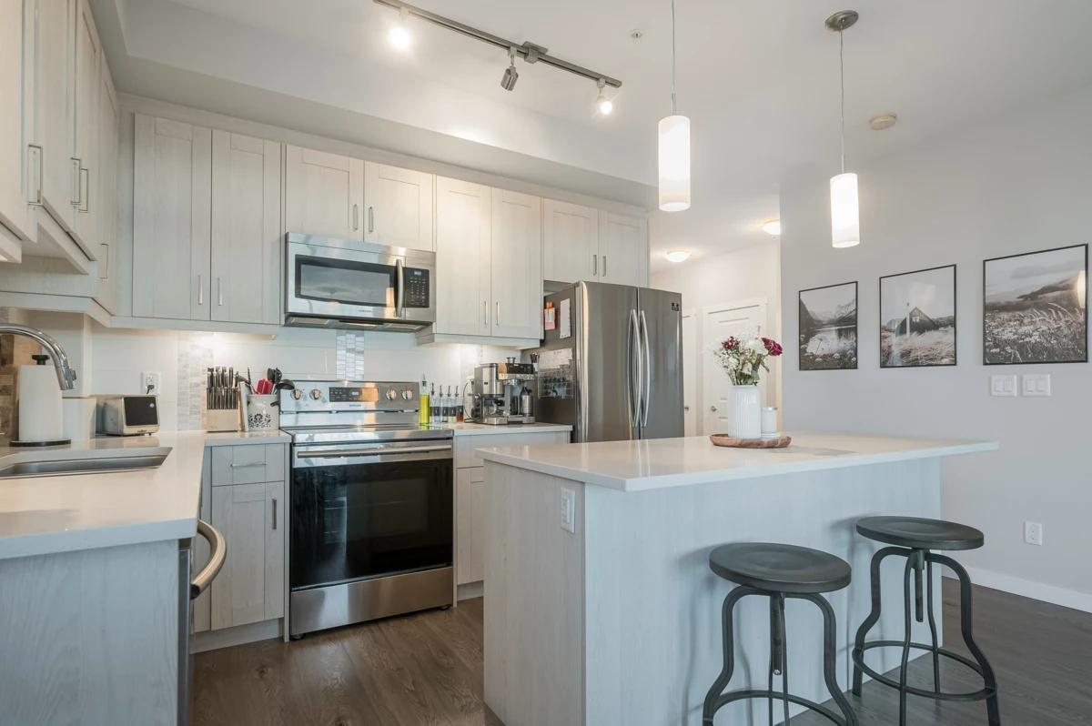 Dining Area Photo of 409 20826 72 Avenue, Langley, BC