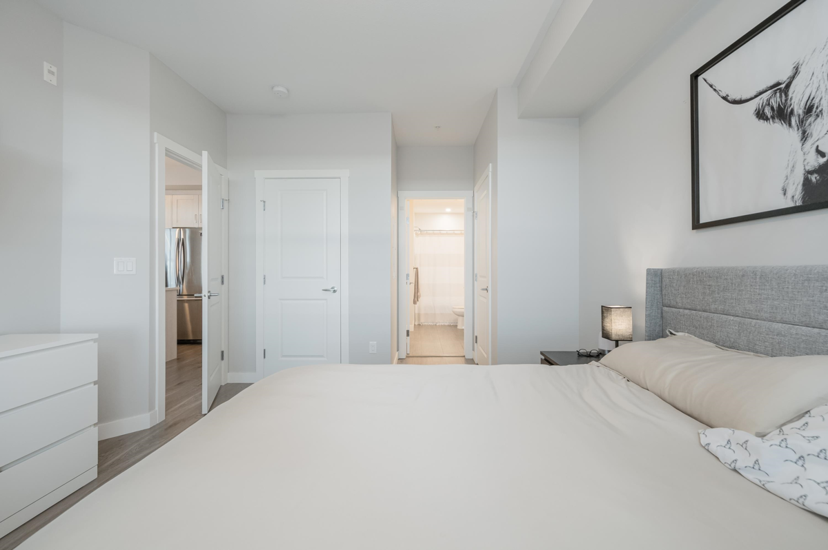 Entry Foyer Photo of 409 20826 72 Avenue, Langley, BC