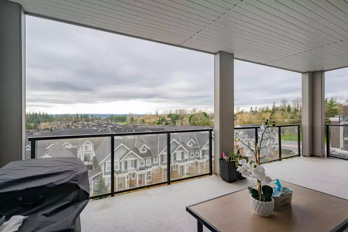 Guest Bathroom Photo of 409 20826 72 Avenue, Langley, BC