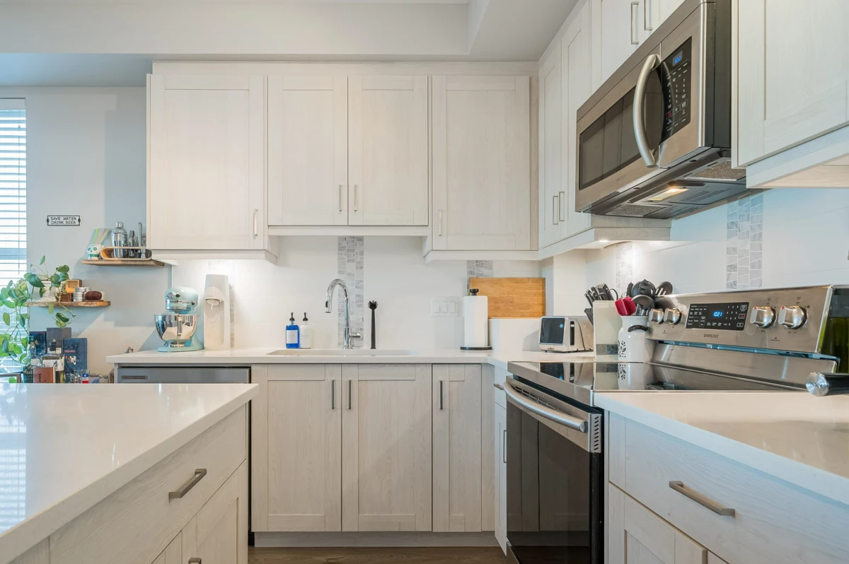Kitchen Photo of 409 20826 72 Avenue, Langley, BC