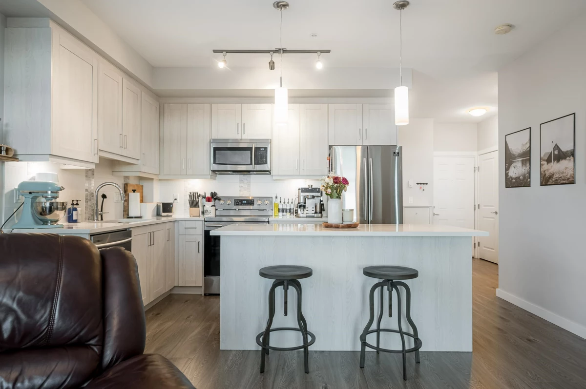 Living Room Photo of 409 20826 72 Avenue, Langley, BC