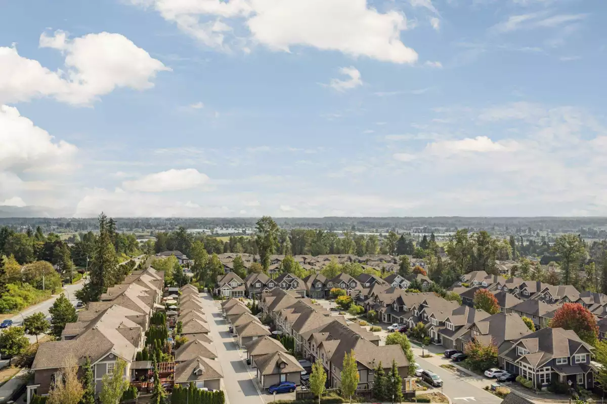 Swimming Pool Photo of 409 20826 72 Avenue, Langley, BC