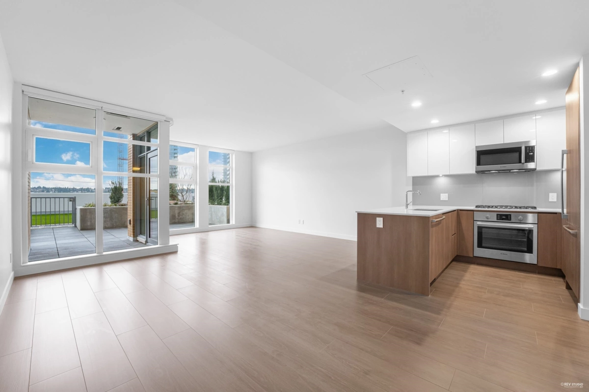 Family Room Photo of 205 618 Carnarvon Street, New Westminster, BC