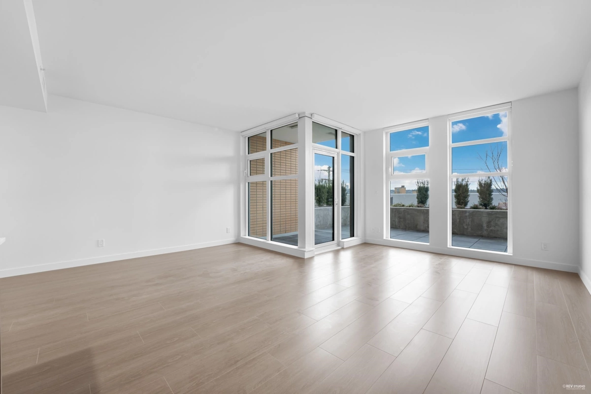 Primary Bathroom Photo of 205 618 Carnarvon Street, New Westminster, BC
