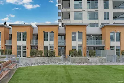 205 618 Carnarvon Street, New Westminster, BC, Fraserview NW — 3 bed townhouse for sale