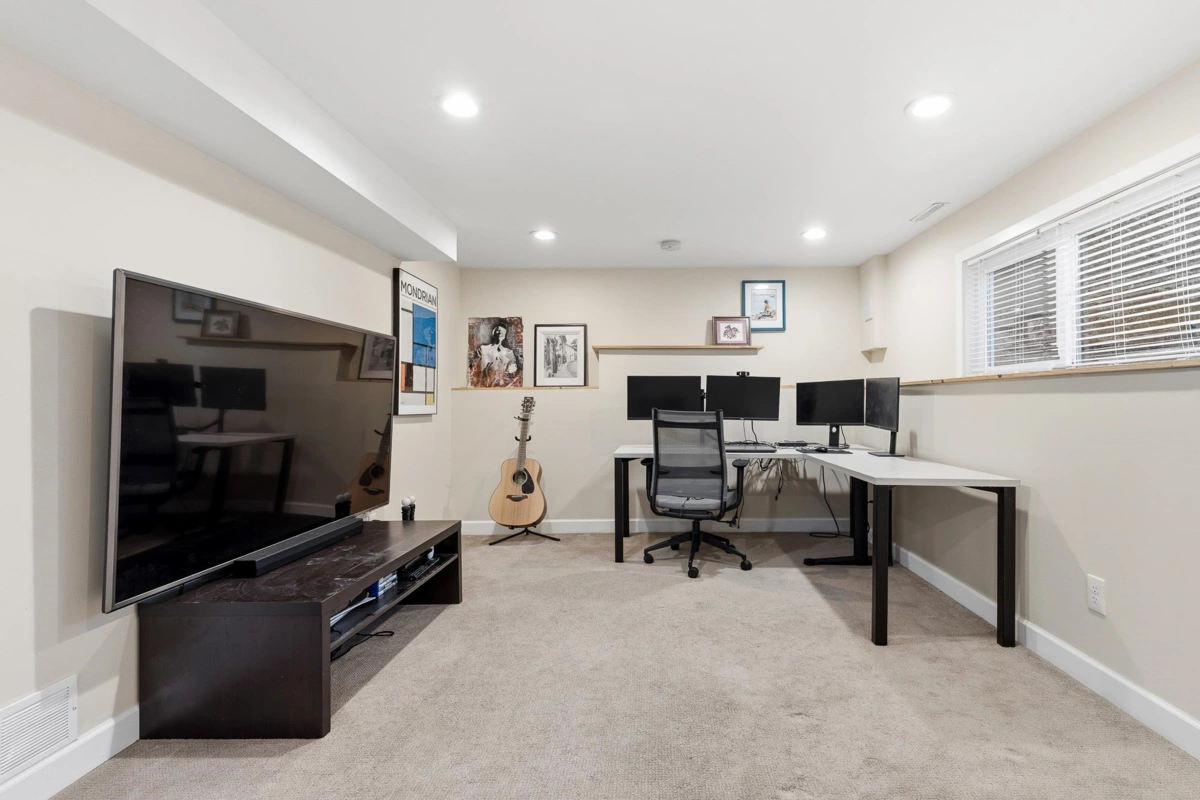 Front Yard Photo of 6052 Glengarry Drive, Chilliwack, BC