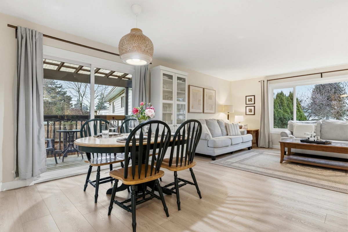 Guest Bathroom Photo of 6052 Glengarry Drive, Chilliwack, BC