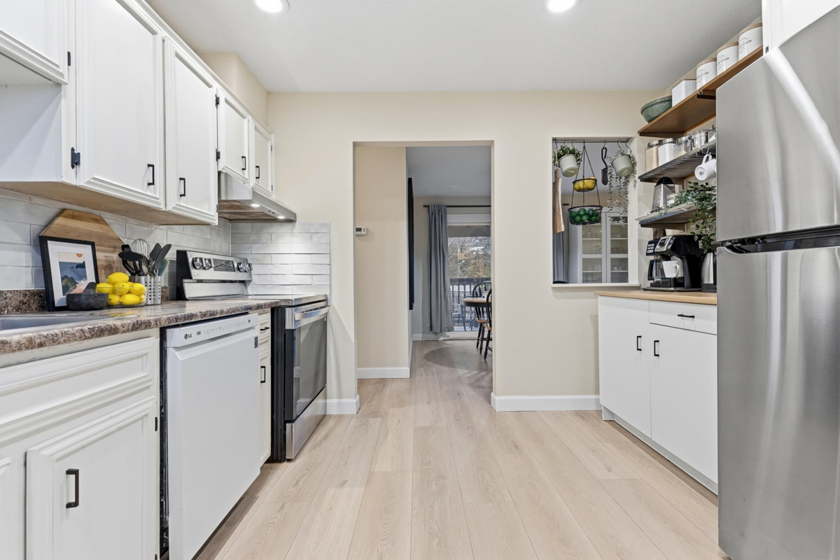 Primary Bedroom Photo of 6052 Glengarry Drive, Chilliwack, BC