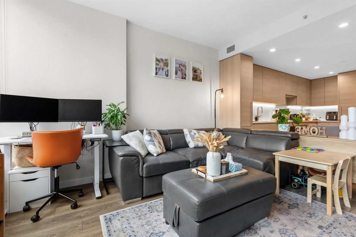 Family Room Photo of 603 305 Morrissey Road, Port Moody, BC