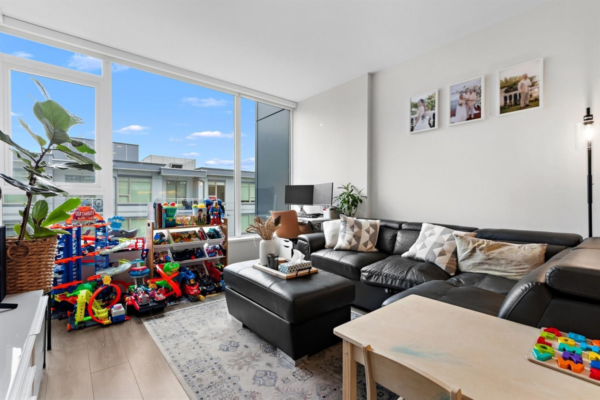 Kitchen Island Photo of 603 305 Morrissey Road, Port Moody, BC