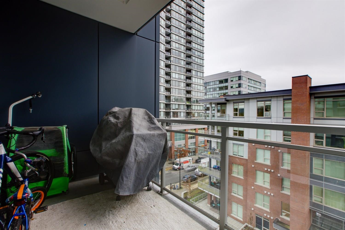 Powder Room Photo of 603 305 Morrissey Road, Port Moody, BC