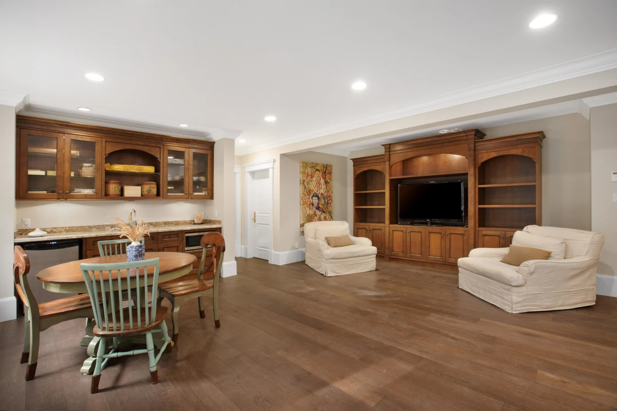 Entry Foyer Photo of 2060 Gisby Street, West Vancouver, BC