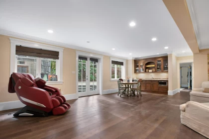 Hallway Photo of 2060 Gisby Street, West Vancouver, BC