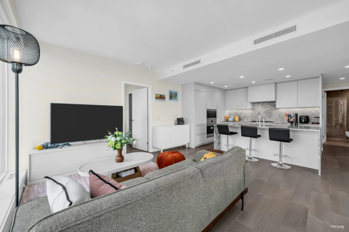 Kitchen Island Photo of 1906 7433 Cambie Street, Vancouver, BC