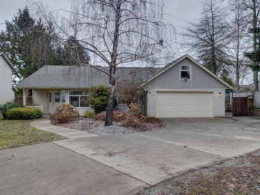 5641 Nickerson Road, Sechelt, BC, Sechelt District — 3 bed single family residence for sale