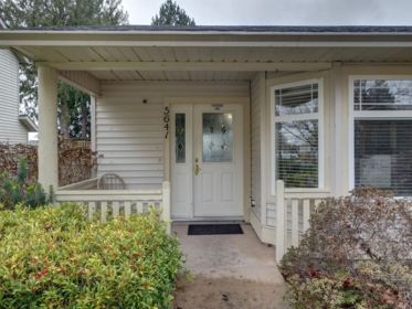 5641 Nickerson Road, Sechelt, BC, Sechelt — Single Family Residence for sale