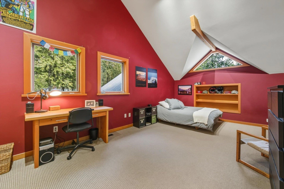 Basement Recreation Room Photo of 2 Walkerville Road, Pemberton, BC