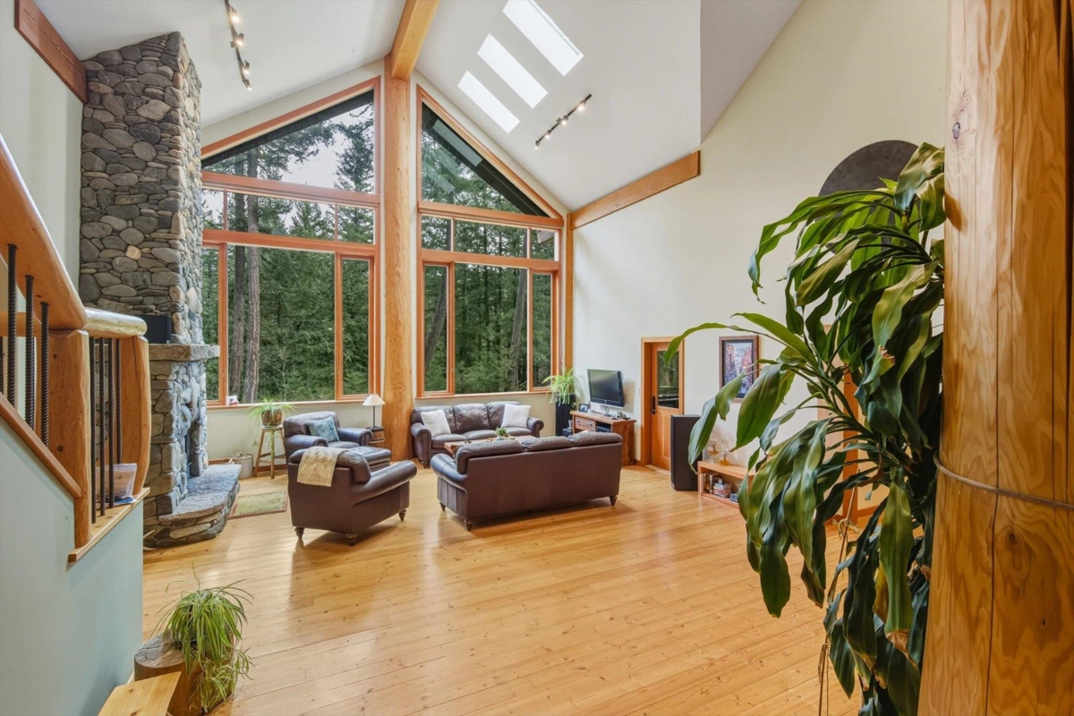 Dining Area Photo of 2 Walkerville Road, Pemberton, BC