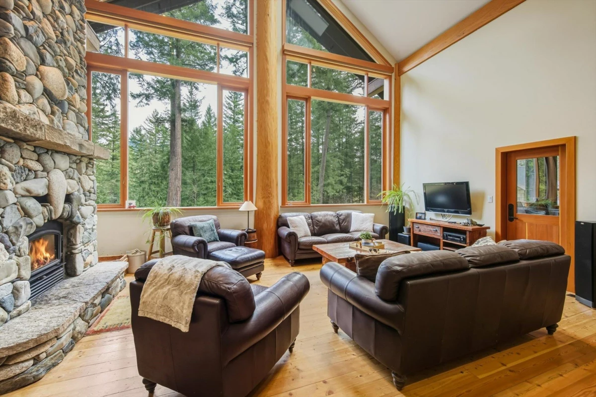 Family Room Photo of 2 Walkerville Road, Pemberton, BC