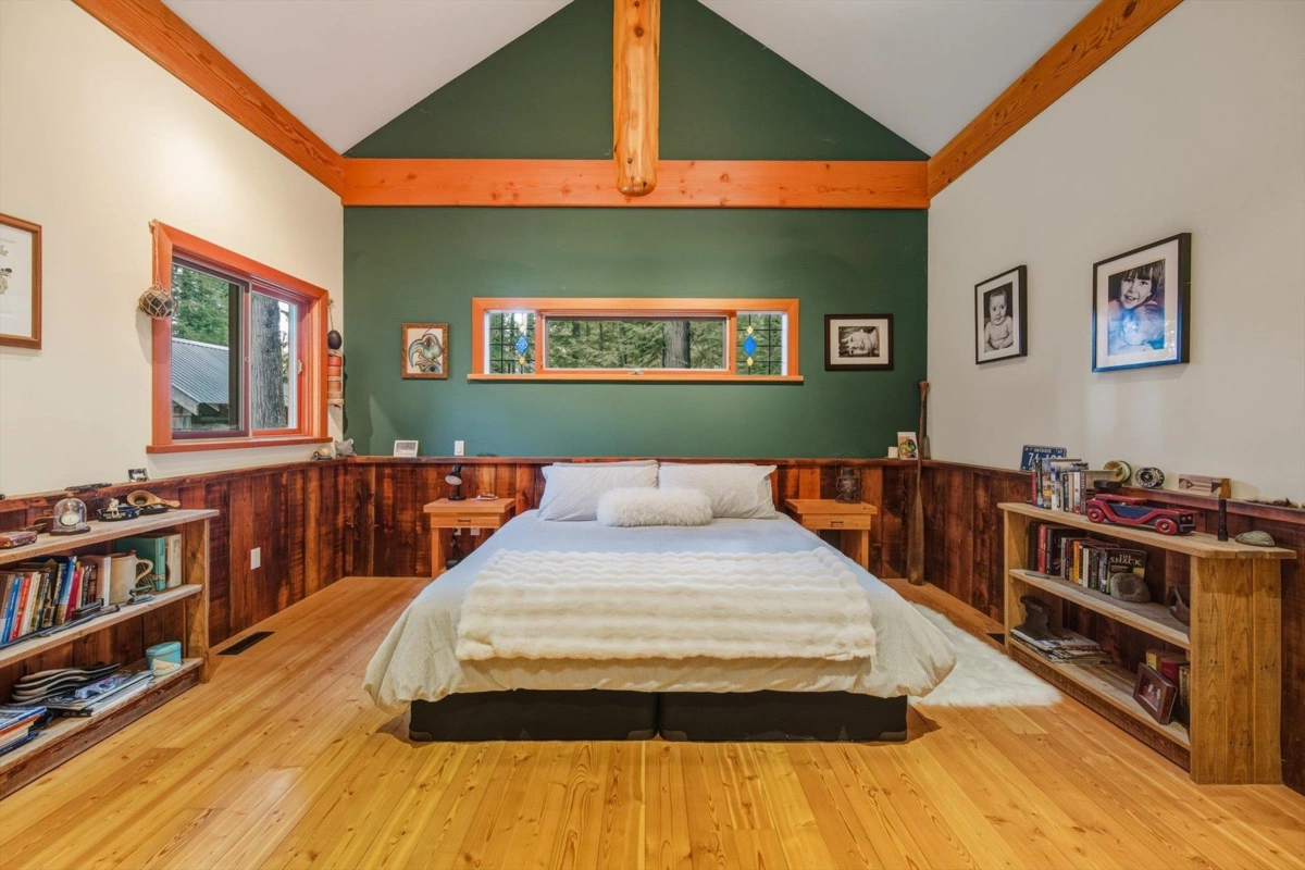 Guest Bathroom Photo of 2 Walkerville Road, Pemberton, BC