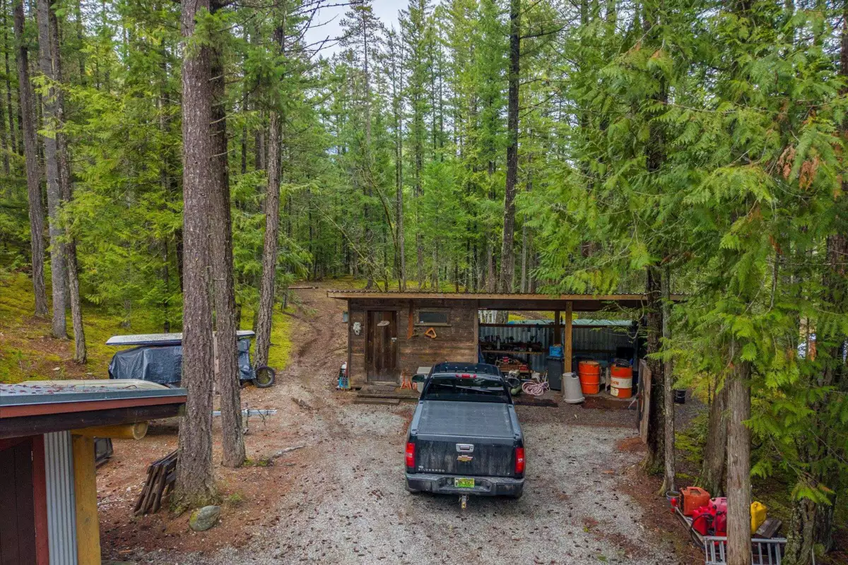 Hot Tub / Spa Photo of 2 Walkerville Road, Pemberton, BC