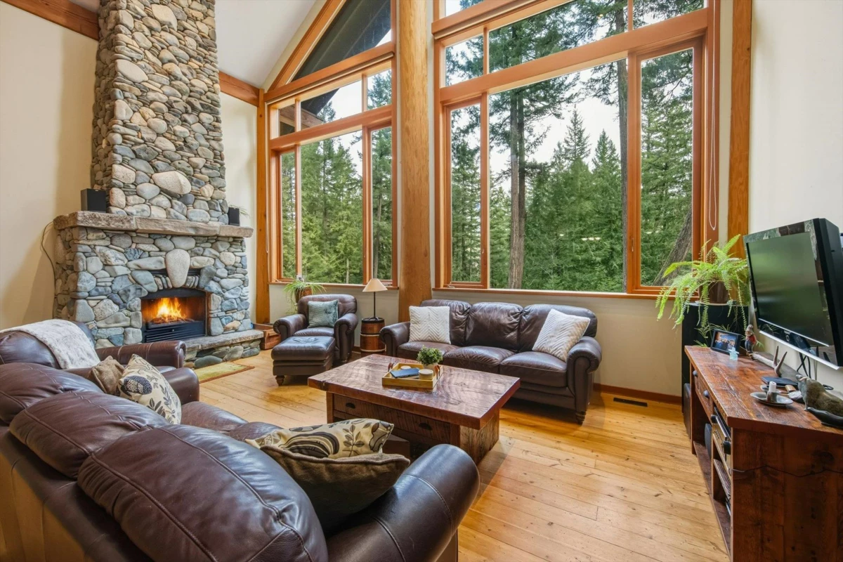 Kitchen Photo of 2 Walkerville Road, Pemberton, BC