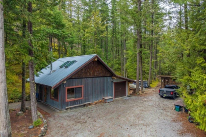 Outdoor Deck Photo of 2 Walkerville Road, Pemberton, BC