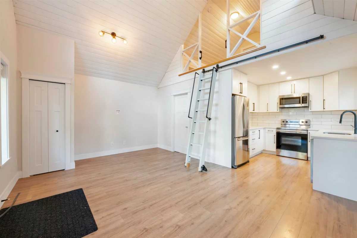 Swimming Pool Photo of 20492 43 Avenue, Langley, BC