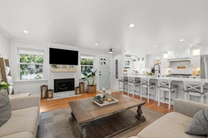 Kitchen Island Photo of 20492 43 Avenue, Langley, BC