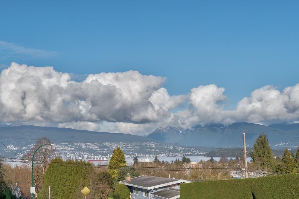 Backyard Photo of 402 3621 W 26th Avenue, Vancouver, BC