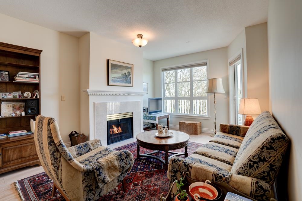 Living Room Photo of 402 3621 W 26th Avenue, Vancouver, BC