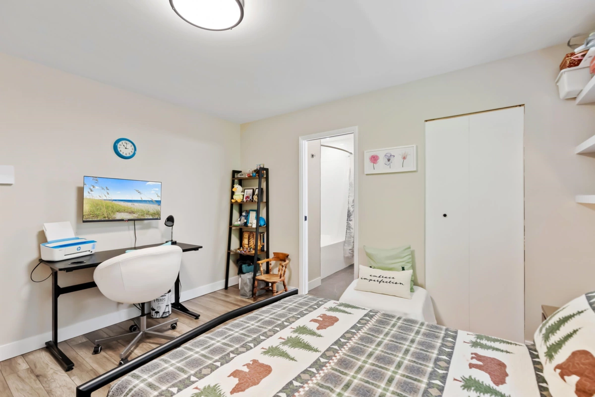 Walk-In Closet Photo of 19 12227 Skillen Street, Maple Ridge, BC