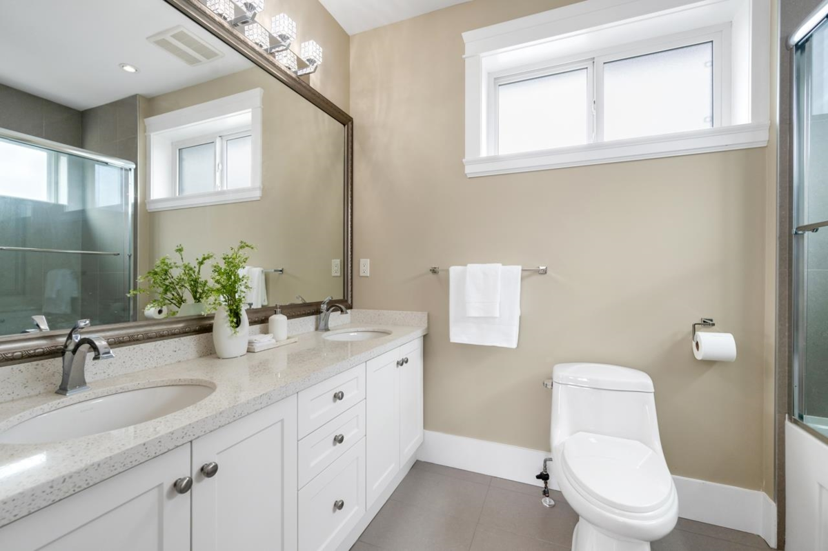 Basement Recreation Room Photo of 5828 Quebec Street, Vancouver, BC