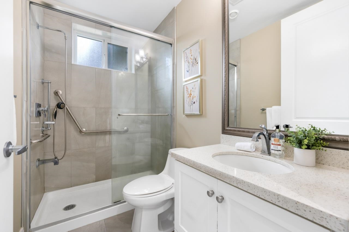 Bedroom 3 Photo of 5828 Quebec Street, Vancouver, BC