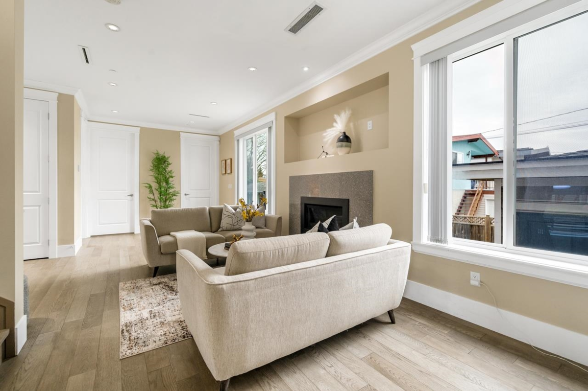 Dining Area Photo of 5828 Quebec Street, Vancouver, BC