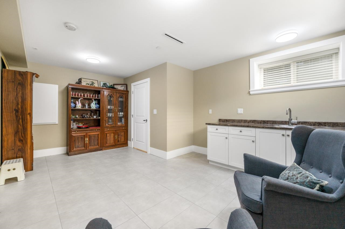 Garden / Landscaping Photo of 5828 Quebec Street, Vancouver, BC