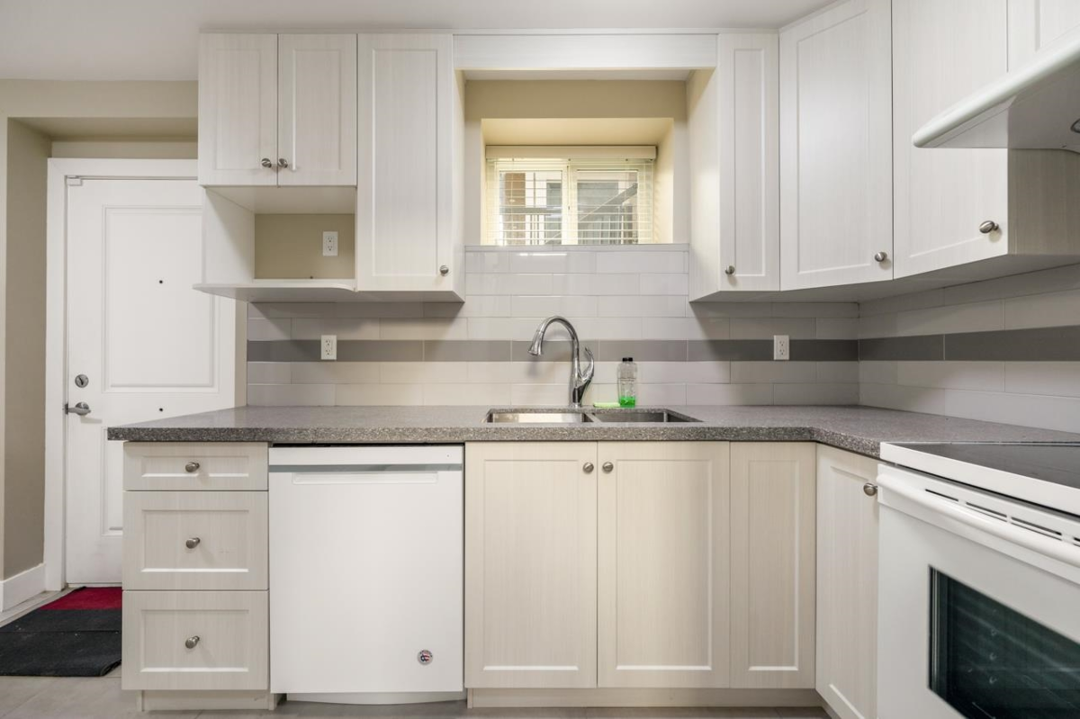 Outdoor Patio Photo of 5828 Quebec Street, Vancouver, BC