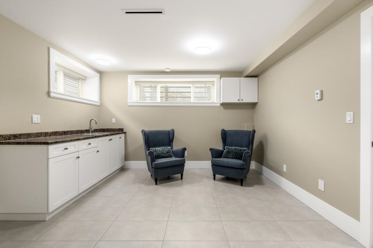 Swimming Pool Photo of 5828 Quebec Street, Vancouver, BC