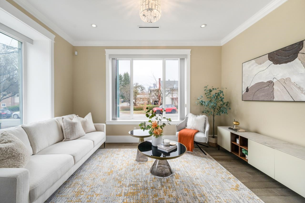 Walk-In Closet Photo of 5828 Quebec Street, Vancouver, BC