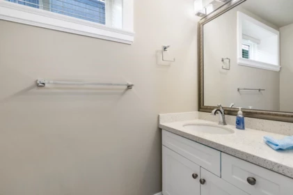 Hot Tub / Spa Photo of 5828 Quebec Street, Vancouver, BC