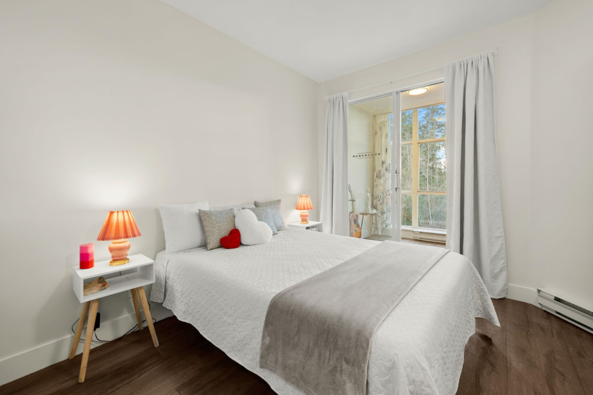 Kitchen Island Photo of 317 630 Roche Point Drive, North Vancouver, BC
