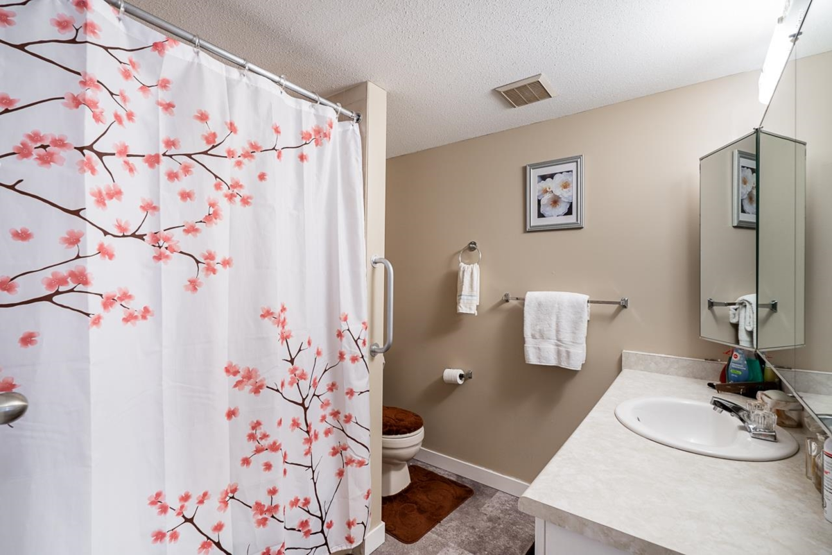 Basement Recreation Room Photo of 134 31955 Old Yale Road, Abbotsford, BC