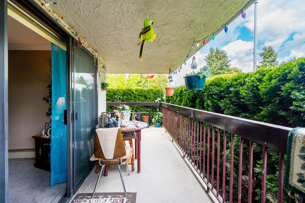 Entry Foyer Photo of 134 31955 Old Yale Road, Abbotsford, BC