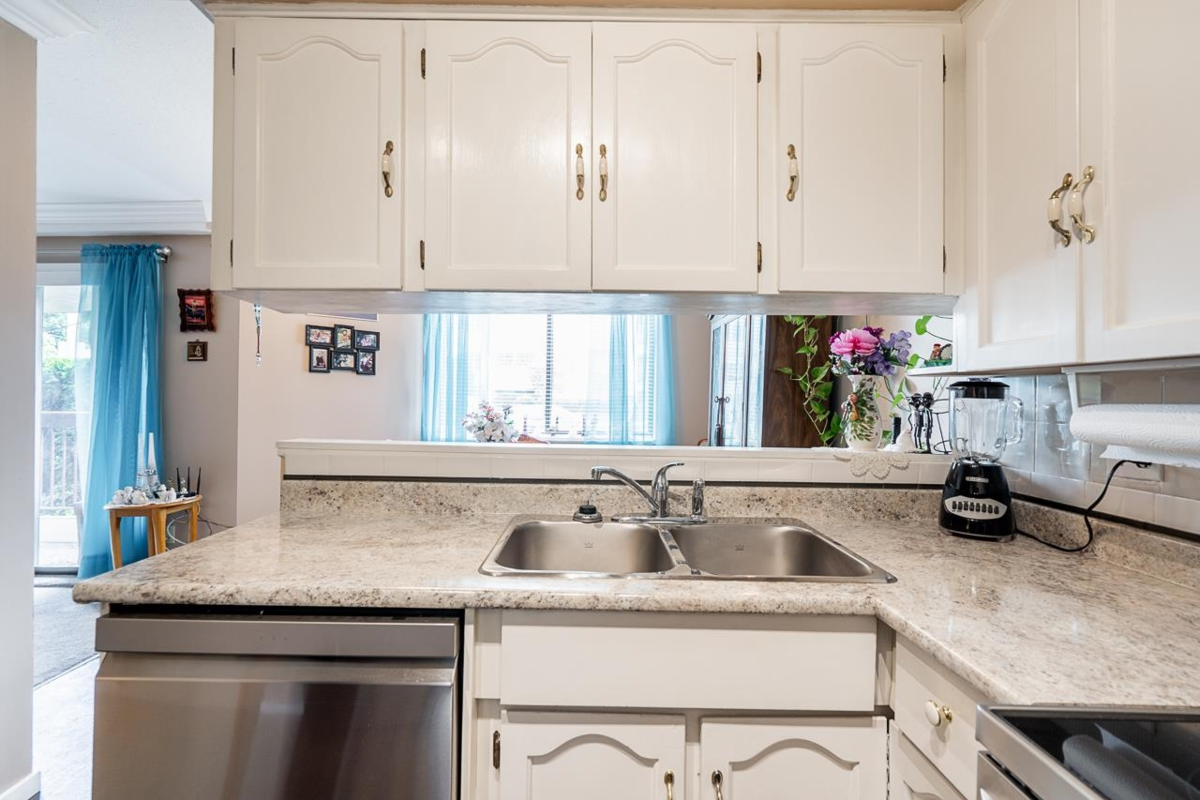 Family Room Photo of 134 31955 Old Yale Road, Abbotsford, BC